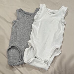 H&M baby onesie set (2) 9 months